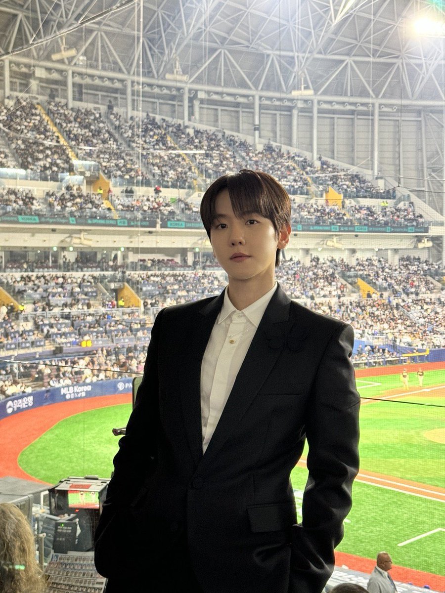 백현마을 tweet media