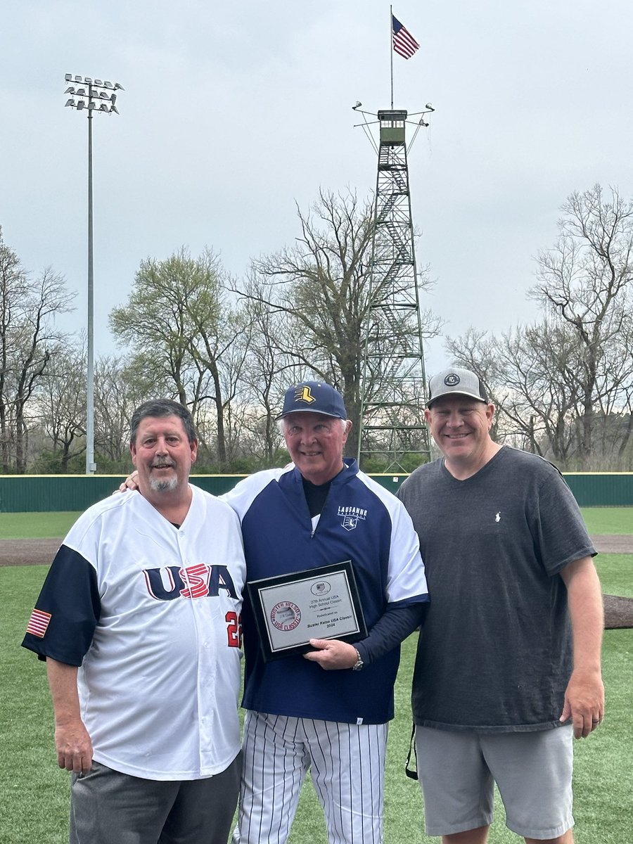 USA Stadium presented Coach Buster Kelso with a plaque signifying that every future USA Classic will be named in his honor. ⁦@LausanneBSB⁩ ⁦@johnvarlas⁩ ⁦@TBCAorg⁩