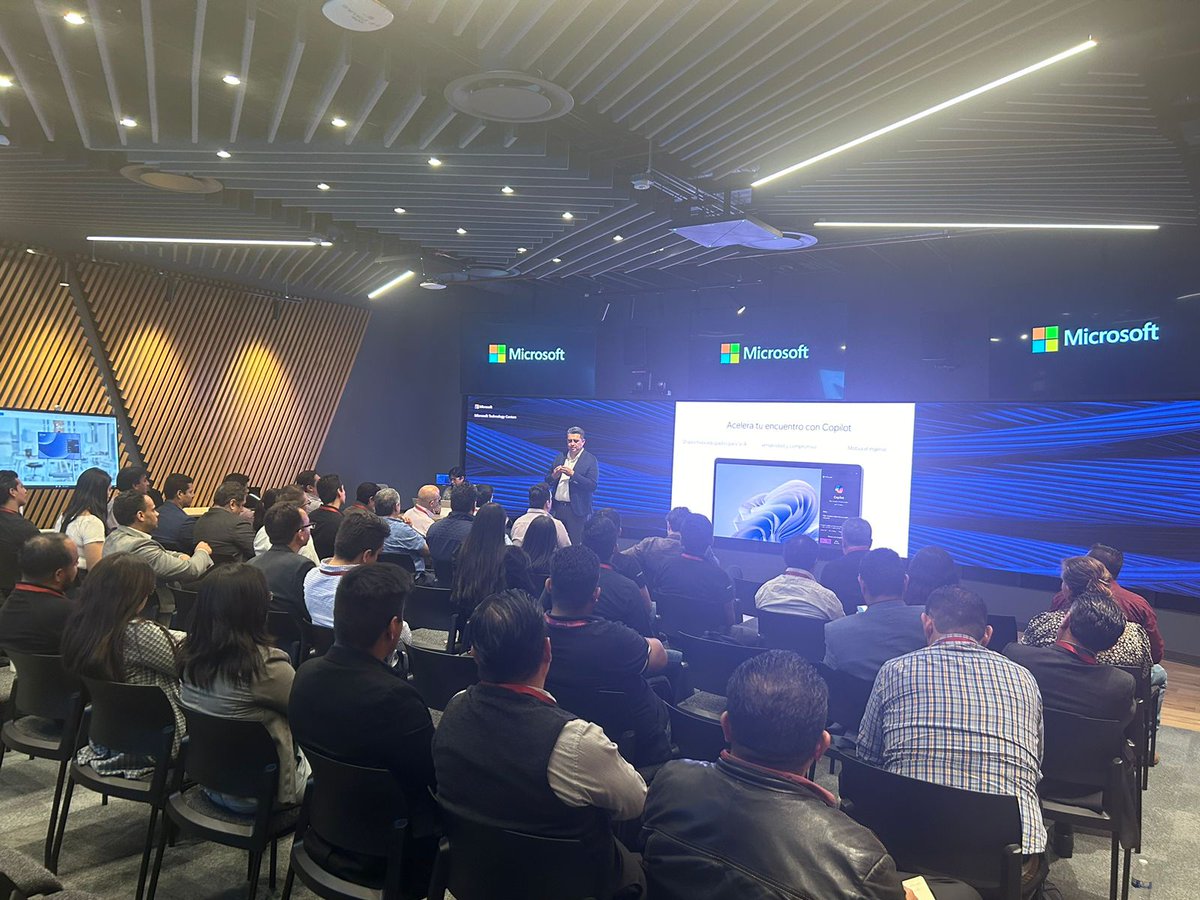 aevitasmx's tweet photo. Aevitas presente en el evento Surface &amp; AI Summit de #Microsoft, con lo último en dispositivos #MicrosoftSurface: lanzamiento Surface Pro 10 y Surface Laptop 6, así como los beneficios para tu organización a través de una experiencia mejorada con #IA y #Windows11. https://t.co/4wydM4ePDX
