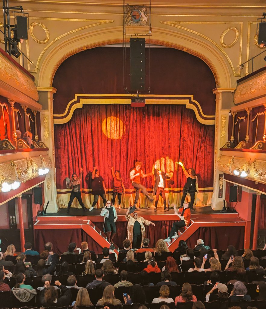 Scandaltown is great. Fantastic performances against the backdrop of the amazing @CityVarieties Whoever you are go and see this show, you will love it #Leeds #theatre @LeedsDrama @LeedsMusicDrama