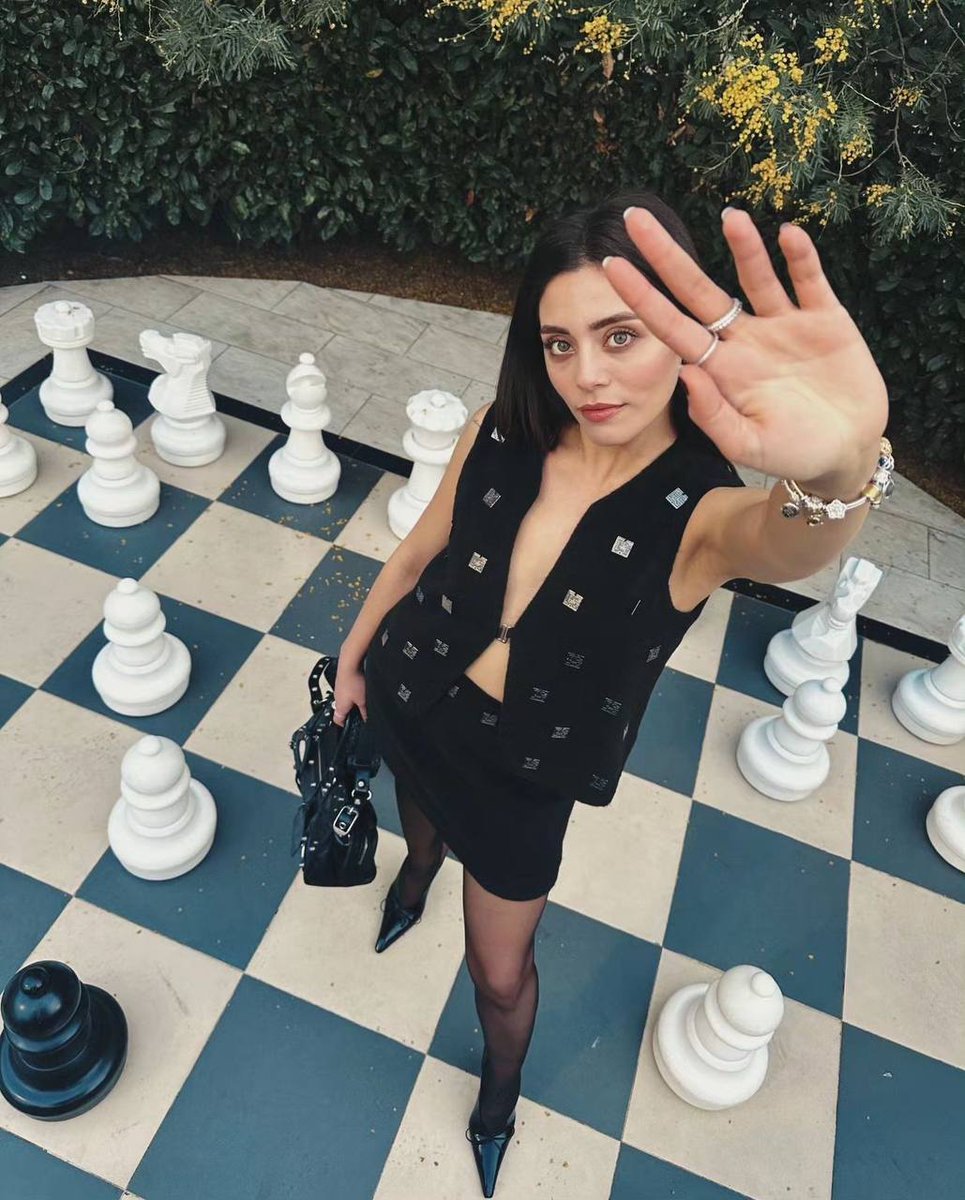 şov Sıla Türkoğlu ile geliyor su

HEDEF: 1500 MENTION 
EN AZ : 70 RT

📌Etiket:

#Doğa  Doğa 
#SılaTürkoğlu  SılaTürkoğlu 

📌Target: 1500 Mentions 
at least : 70 RT 

TAG:

#Doğa  Doğa 
#SılaTürkoğlu  SılaTürkoğlu