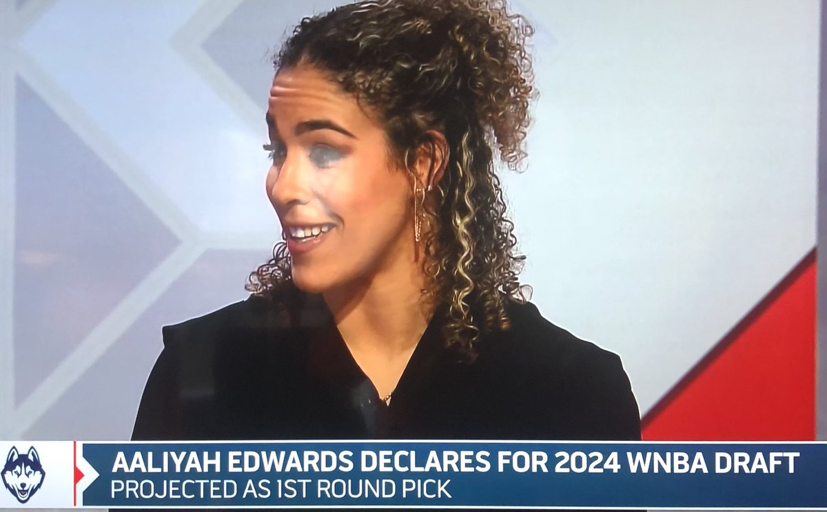 PatGrew's tweet photo. @AaliyahEdwards_ declares for @WNBA draft!! #whoooooop!! https://t.co/jB9YWqIXbs