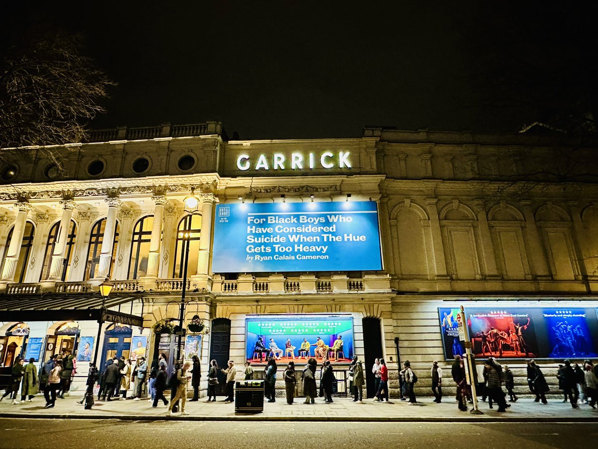 🚶🏽‍♂️🚶🏼‍♀️🚶🏾🚶‍♂️🚶🏽‍♀️