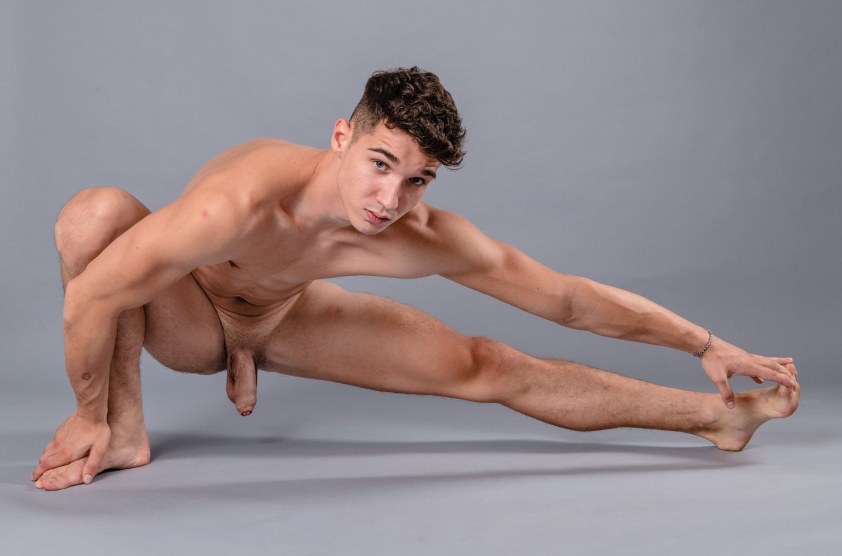 carallcarallot on X: Tomm de Bodytorium t.codHn6hr9bes  X