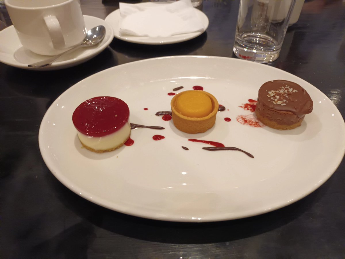 Three desserts in one, today at #ASL2024. Heaven. (@AnnieOSullivan 🍰)