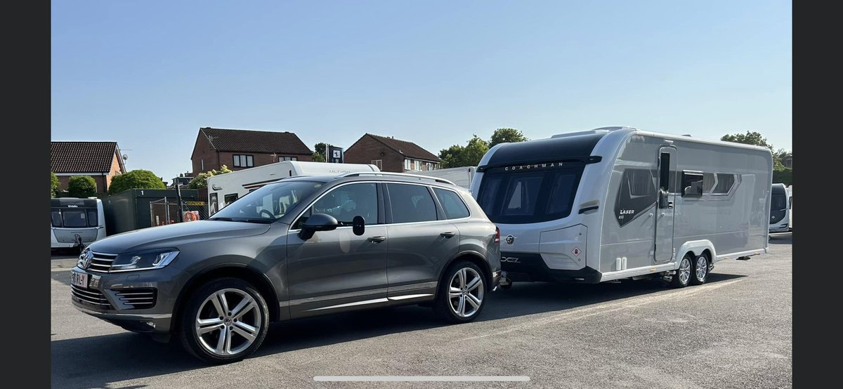 rileypaul1's tweet photo. @hey_tow VW Touareg effortless towing with this beast https://t.co/xceTZ3whh1