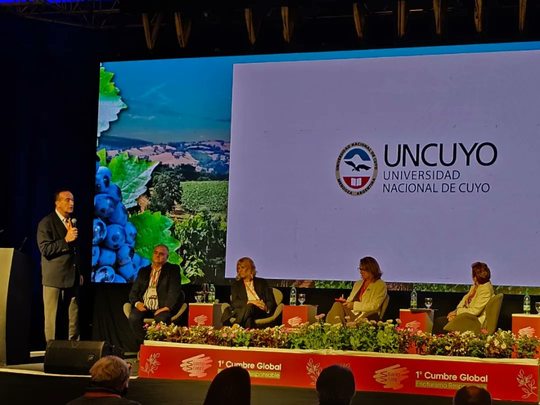 ✅️ En el primer día participé del  Panel de universidades invitadas para presentar la oferta de la <a href="/uncuyo/">UNCUYO</a> en lo referido a la vitivinicultura y el enoturismo en cuanto a formación, investigación y vinculación.