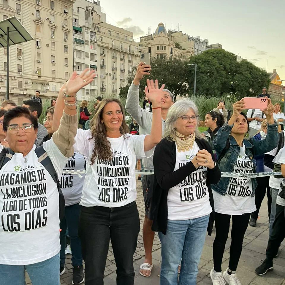 anabouperez's tweet photo. ¡Hagamos de la inclusión parte de nuestra rutina diaria! Juntos podemos crear un mundo donde todos se sientan valorados y aceptados. 💙 #Inclusión #ASDRA https://t.co/Jy8w6DrBTt