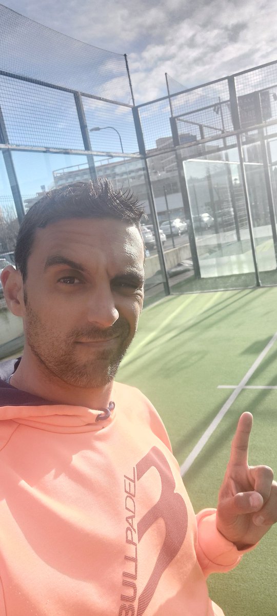 TuClaseDePadel's tweet photo. Este sábado 23 de Marzo tenemos nuevo directo en @instagram con la sección, Comienza tu Aventura. 
No te pierdas a partir de las 11:00h la emisión para descubrir dónde nos encontramos a través de las pistas. 
Te esperamos 

#comienzatuaventura #tuclasedepadel #Instagram #padel https://t.co/fIPhQ3zHnn