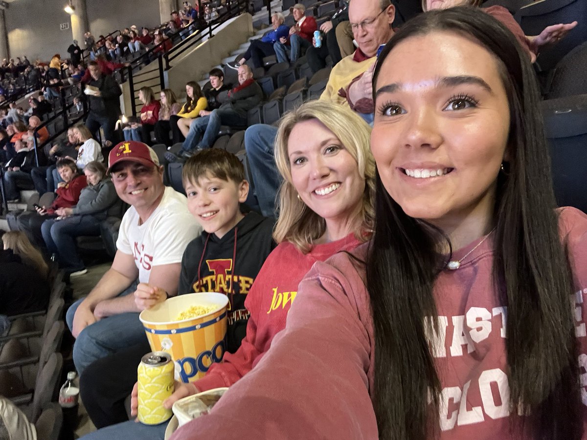 angieschu's tweet photo. CyclONE nation! #MMSelfie https://t.co/u3oB1sHQmt