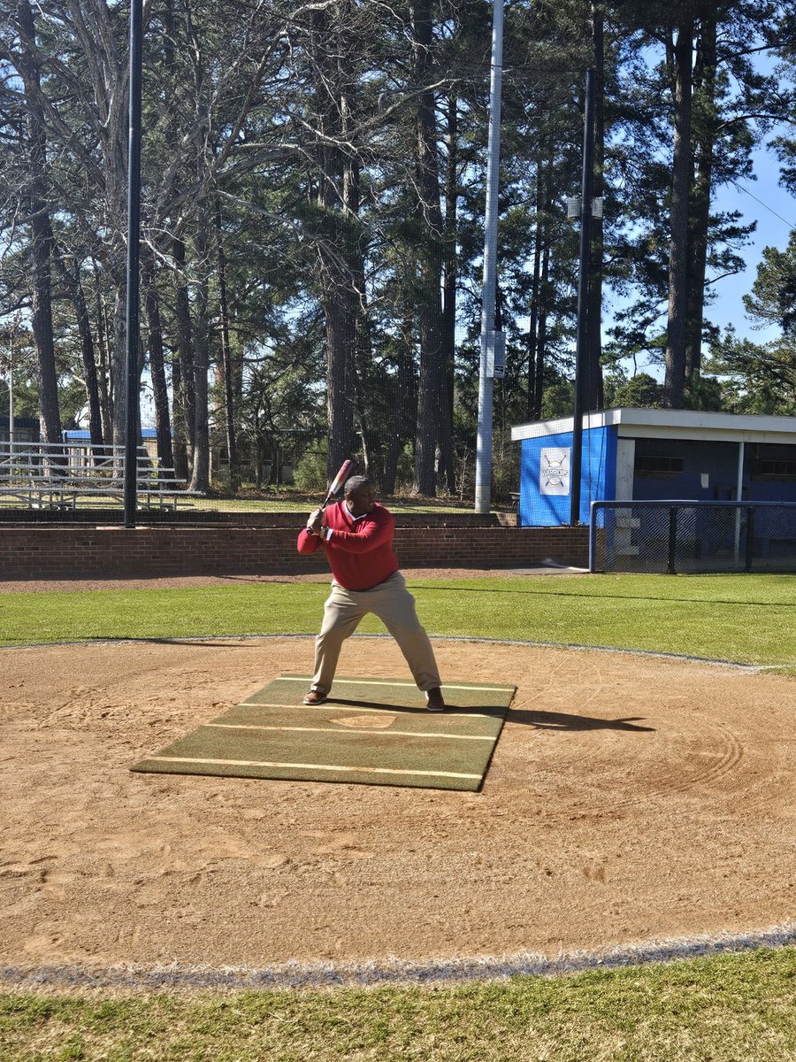 agep_'s tweet photo. Look who’s getting it in on the field. Look at that form 👀 go Mr. Alston @eastwakehs https://t.co/x4Co1kud2j