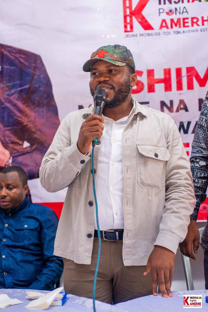 DarrylTwite3's tweet image. #UNC: JEUDI MAYANGANI
À l’occasion de cette première réunion de la #JIK, en présence du VP @JuniorMAKELELE2 de la FNJ de l’UNC, le Président de la #JIK mwana mboka @JolMongu2 a battu le rappel des troupes.

UNC TOUJOURS ENSEMBLE !

@BillyKambale1 
@MichelMoto1 
@BobelabiR