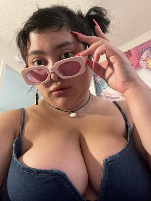 SFW (??) PICSSSSSSSSSSS 🥰🥰 https://t.co/vAKBY9A6lx<a href="/tag/cowprint"class="tags"><span>#cowprint</span></a><a href="/tag/thundathighs"class="tags"><span>#thundathighs</span></a><a href="/tag/nsfw420"class="tags"><span>#nsfw420</span></a>