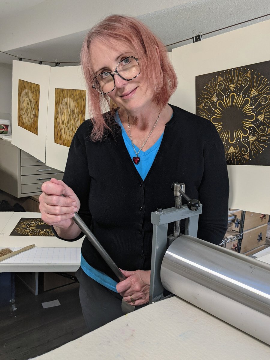 Congrats to VIU alum Mary Anne Molcan! Her lino-block print Plexus was selected as part of the Boston Printmakers 75th Anniversary North American Print Biennial and was featured in Artscope Magazine. Read her story @ 
news.viu.ca/alum-month-mar…