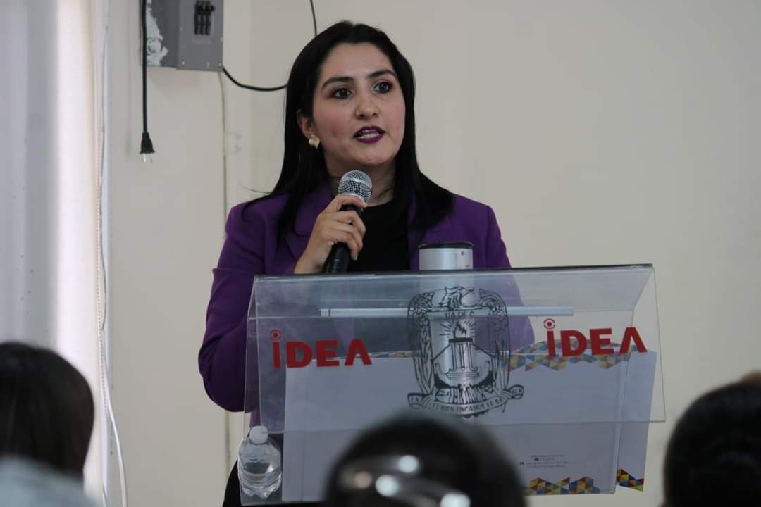 En gira de trabajo por la Unidad #Torreón el rector de la #UAdeC Octavio Pimentel  tomó protesta a la Mtra Cristina Ordaz Mota directora de la Facultad de Administración Fiscal y Financiera y a la Mtra Jessica Zorayda González Calderón, como directora del Instituto de Enseñanza