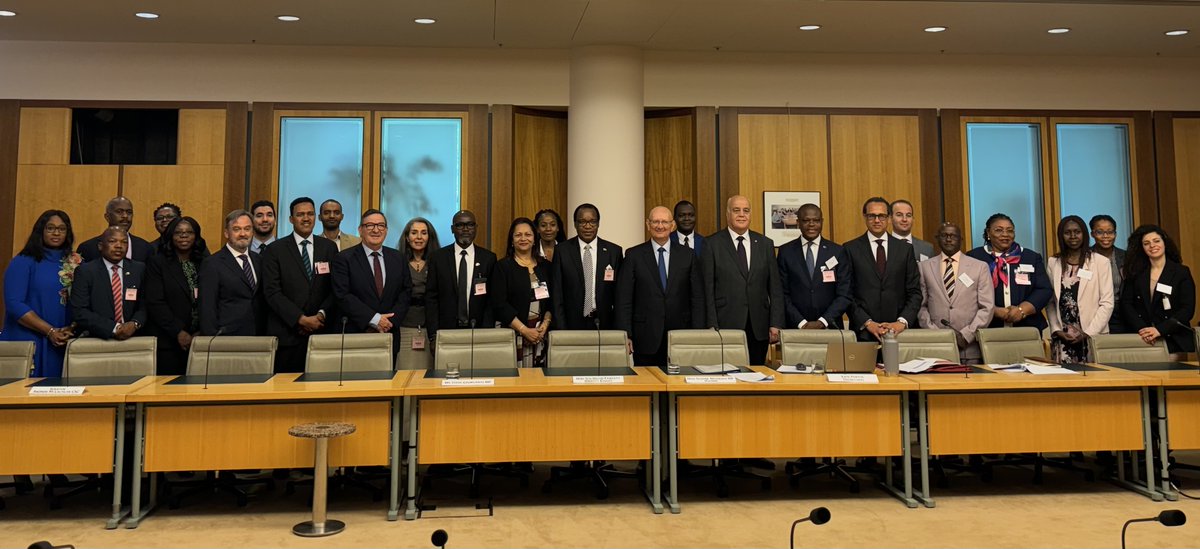 The Joint Standing Committee on Foreign Affairs, Defence and Trade is hosting an African Heads of Mission Roundtable at Parliament today. Great to explore issues of mutual interest and how Australia can best engage with African nations. Thanks for a very productive exchange.