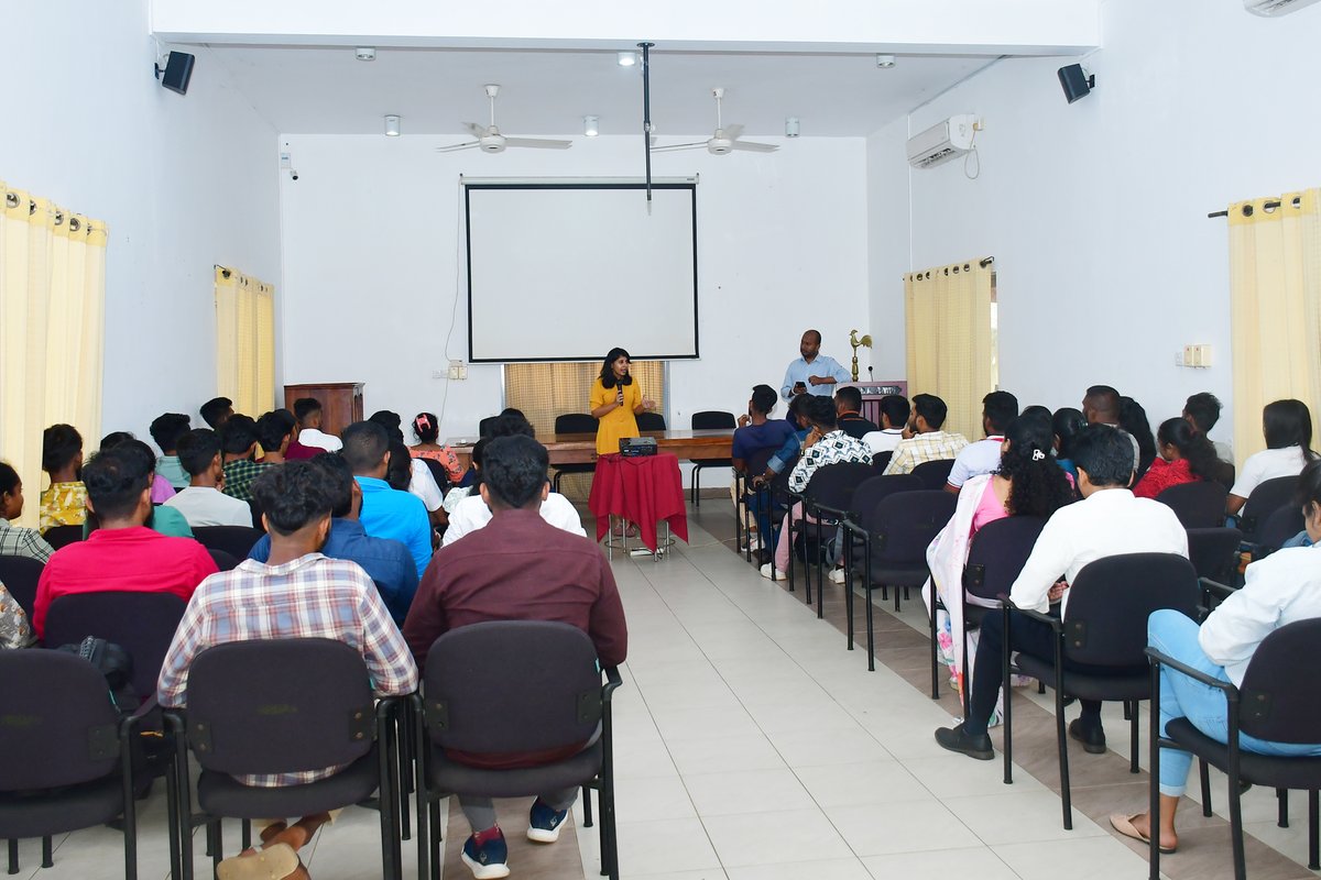 srusrilanka's tweet photo. 🔴SOERU facilitated a workshop  with the youth leaders of Kurunagale district. The objective of the workshop is to discuss economic and social reforms, as well as the restructuring of state-owned enterprises.The workshop will provide a platform for young people to comprehend complex concepts through activities, present their ideas and questions, and collectively discuss how the country's economy and society should be organized.
@milindarj @gen_sl @advocatalk @dhananath @PandithaNamini @rasikajy 
Updates of SOERU - https://t.co/TYdkNshTY9
#SriLanka #lka #soereforms