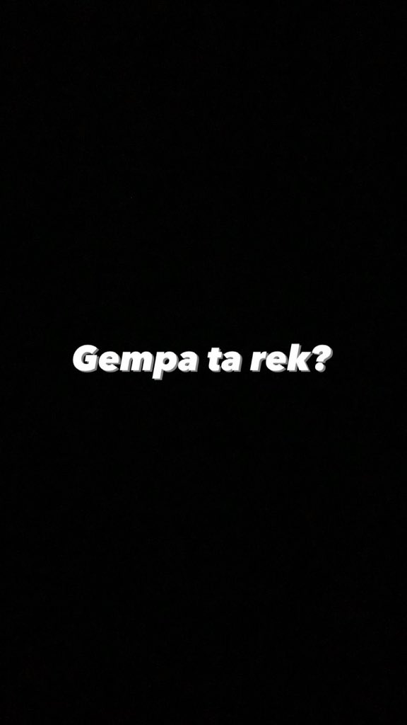 aslisuroboyo's tweet photo. Gempa ta rek? https://t.co/CN4sgzR86i