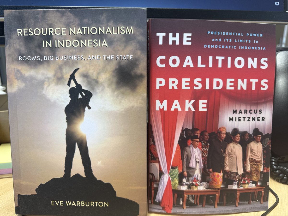 Congratulations to ⁦@ANUBellSchool⁩ colleagues ⁦@evewarburton⁩ and Marcus Mietzner on their new books on Indonesia. Very pleased to have received my copies a couple of days apart. Both highly recommended.