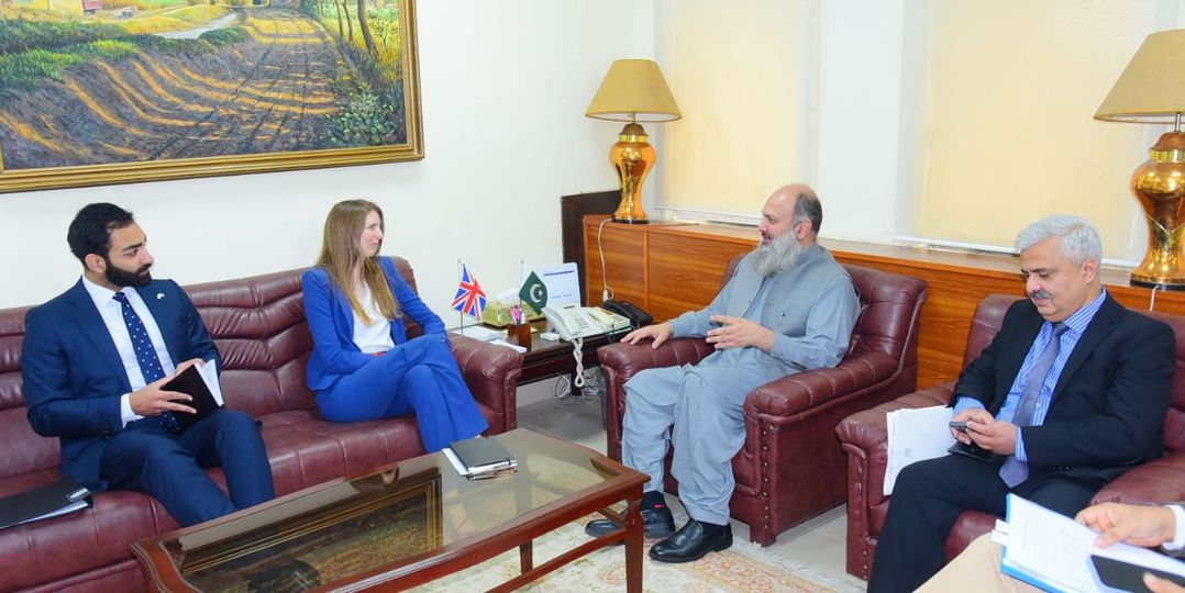 Federal Minister for Commerce, Jam Kamal Khan, and British High Commissioner to Pakistan, Ms. Jane Marriott, outlining key strategies to bolster the already robust trade relations between Pakistan and the UK. #Pakistan #UK #relationship #trade