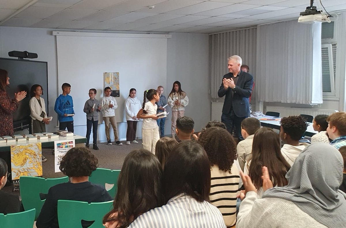 Cite_educBehren's tweet image. Printemps des poètes Concours de récitation ⏩cycle 3 ⏩Finale Bravo aux 12 classes de cycle 3 du réseau #liaison #oralite  #eloquence  @CelinePlontz_M @dcauretxx @Dsden57 @FredGuyot3007 @JF_Bonasso @GregoryPremon @KratzMagali @nellybodo @RLaganier @daac_nancy_metz @EacSeylat