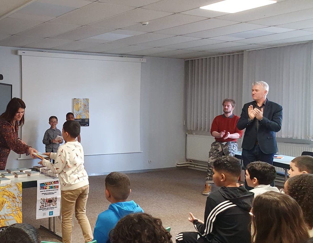 Cite_educBehren's tweet image. Printemps des poètes Concours de récitation ⏩cycle 3 ⏩Finale Bravo aux 12 classes de cycle 3 du réseau #liaison #oralite  #eloquence  @CelinePlontz_M @dcauretxx @Dsden57 @FredGuyot3007 @JF_Bonasso @GregoryPremon @KratzMagali @nellybodo @RLaganier @daac_nancy_metz @EacSeylat