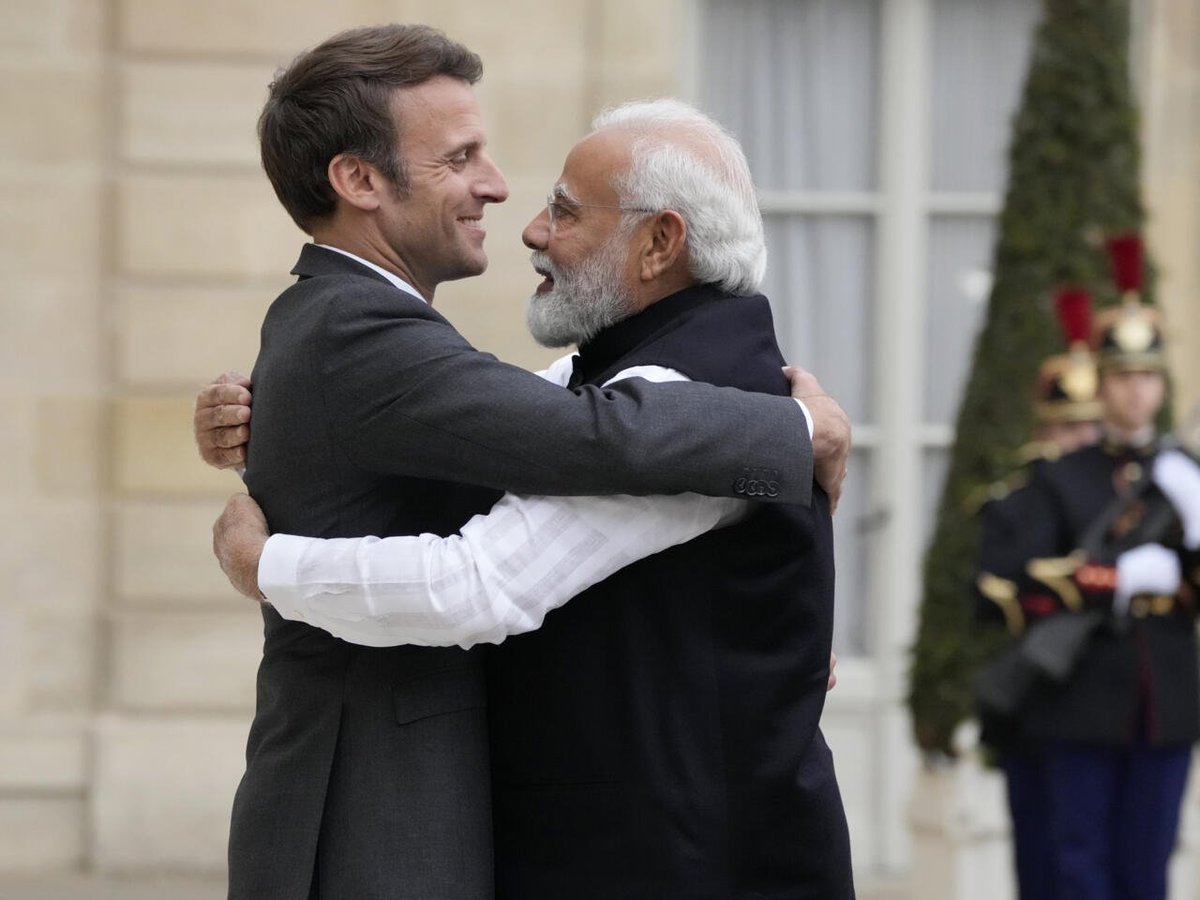 @JoeBiden @StateDept We must not forget! 

Even as the RSS was lynching Muslims, Christians & Sikh minorities across India and raising their Hindutva flag, @JoeBiden & @EmmanuelMacron were hugging the #MadKing!

When the story of #HindutvaFascism is written, this will be more than a footnote!