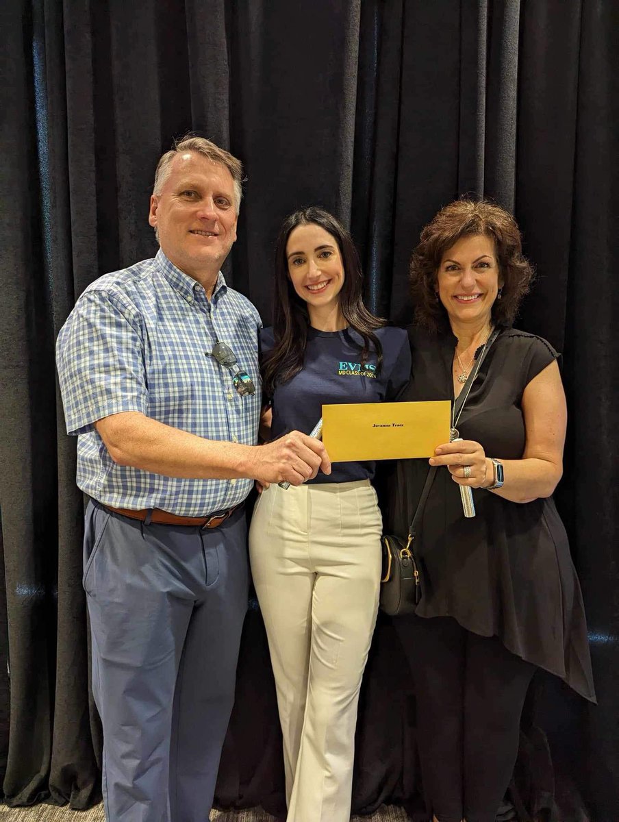 Jovanna Tracz tweet media