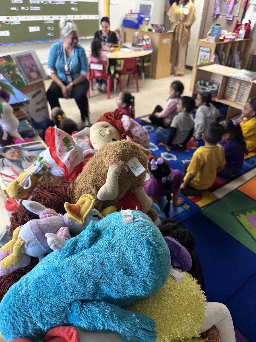 Al_Garcia_EPISD's tweet photo. Spent the day on Trend Walks.  Our interdisciplinary team visited 28 schools including Cooley and Tinajero elementary for Cycle 2 visits.  Lots of progress being made in all areas. https://t.co/udblJlq94i