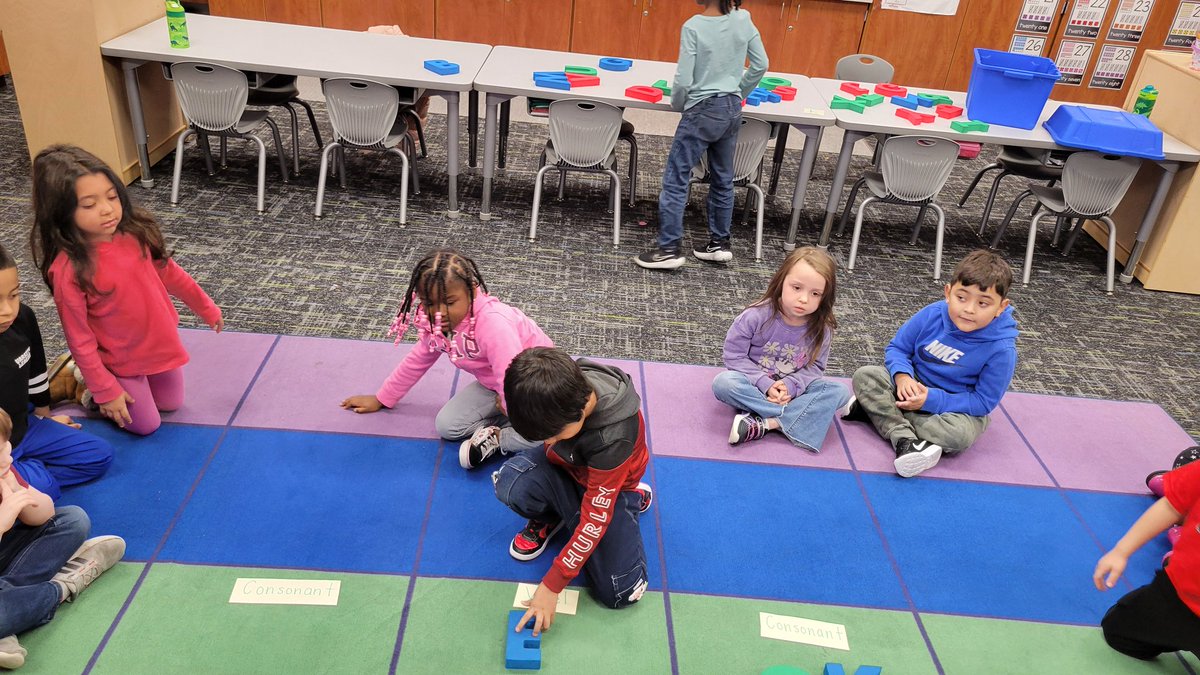 BookerPreK's tweet photo. HMH Foundational Skills: Making CVC words with consonant digraph "CK"! #digraphs #consonants #handson @duryeaschool https://t.co/X6kbBANrpR