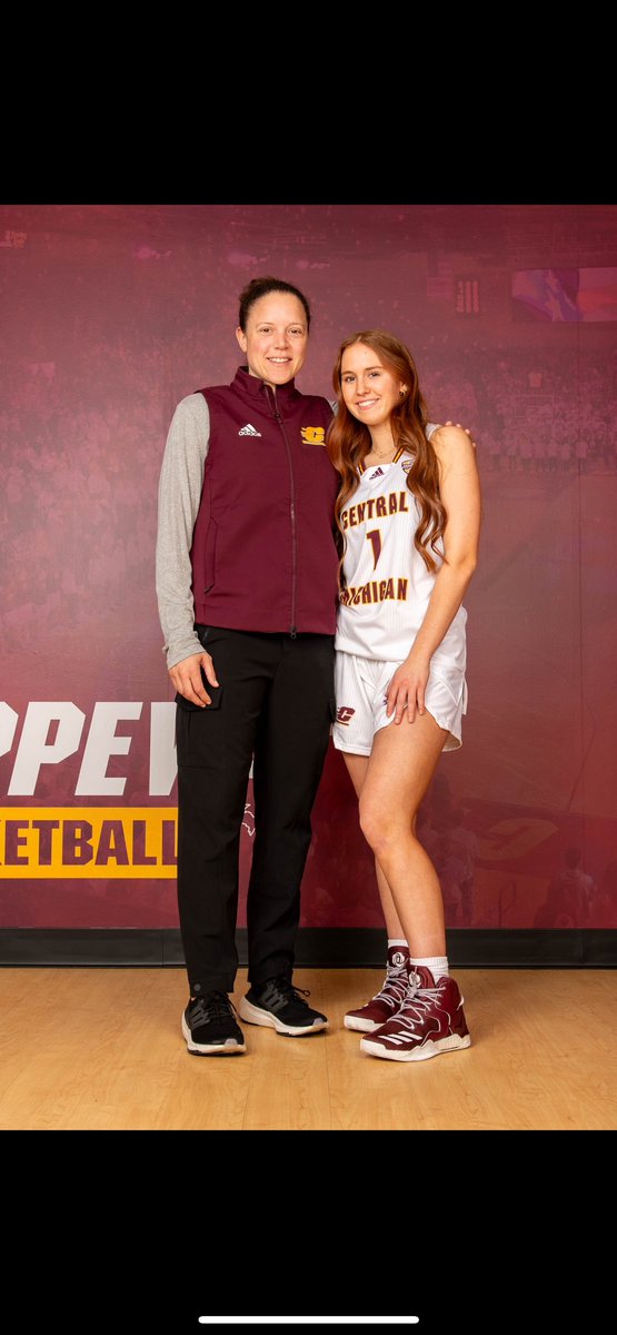amaya_smith2024's tweet photo. COMMITTED!! Fire up chips!! 🔥 @CoachTrevithick @pchs_bball @wadesworld32 @CMUWBBall @kristinhaynie @LBInsider @2coachisanhonor @CoachChelsie @jennaal33 @PGHMichigan @BGreenReports @SamAliSports @CoachEvanBell https://t.co/BiwmqUTlHs