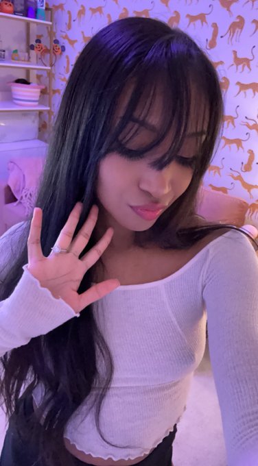 Be honest am I cute 🥺 https://t.co/LQoYWHwUtL