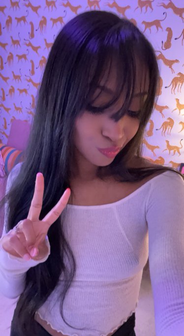 Be honest am I cute 🥺 https://t.co/LQoYWHwUtL