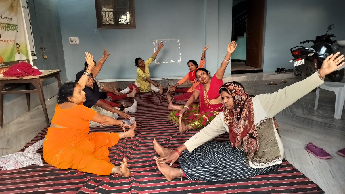 सर्व प्रथम योग तत्पश्चात कर्मयोग।
महिला पतंजलि योग समिति भारत स्वाभिमान कोडरमा झुमरी तिलैया झारखंड।
<a href="/Ach_Balkrishna/">Acharya Balkrishna</a> 
<a href="/bst_official/">भारत स्वाभिमान, मुख्यालय-हरिद्वार</a> 
<a href="/bstjharkhand1/">Bharat Swabhiman Jharkhand</a> 
<a href="/HaribanshShukl4/">हरिबंश शुक्ल🇮🇳राष्ट्रभक्त_सोशल_योगी</a> 
<a href="/Sadhvi_Devpriya/">Dr. Sadhvi Devpriya</a>