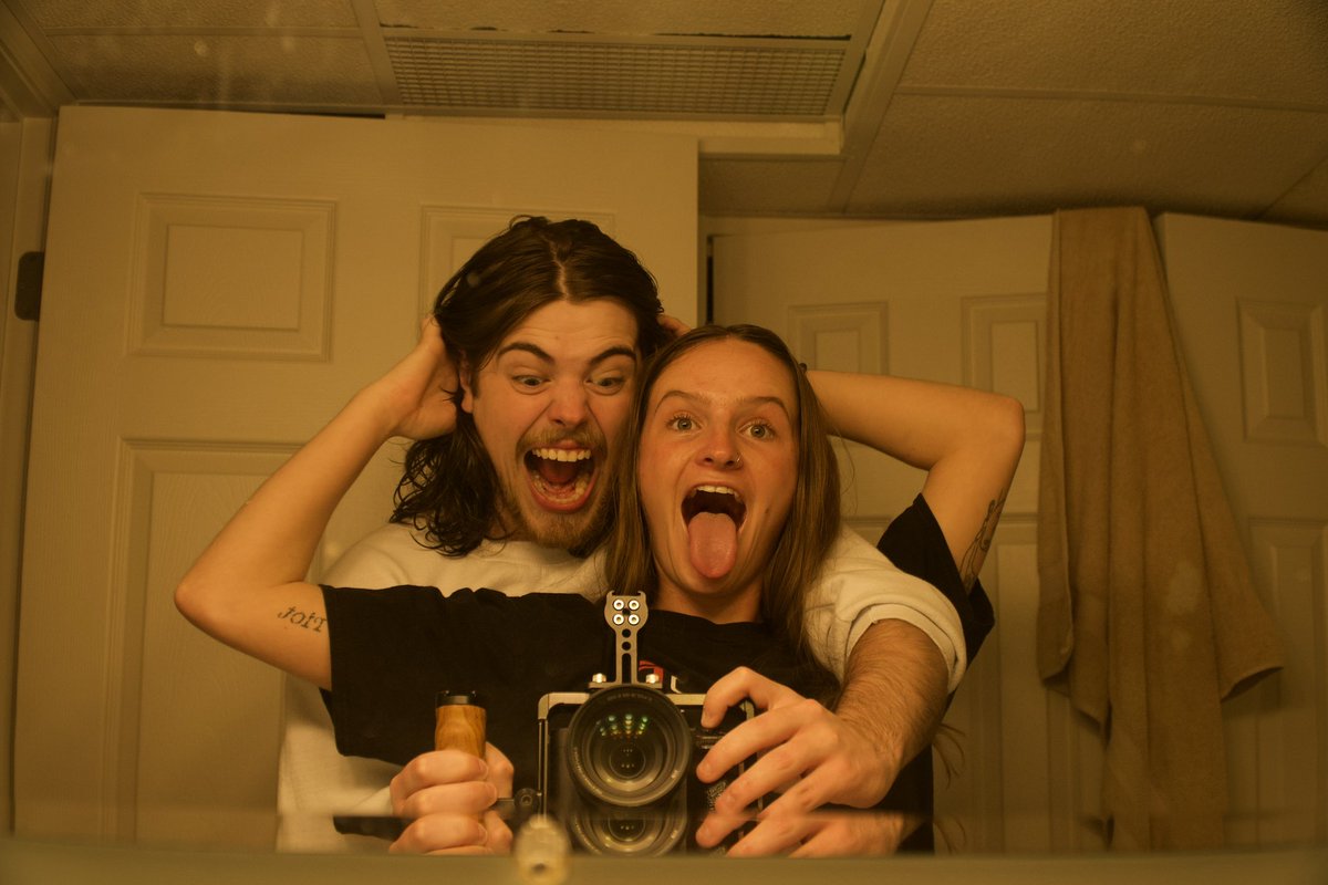 tessaoooo's tweet photo. dont mind me just out here in love &amp; what not https://t.co/X9MBxWk4Uc
