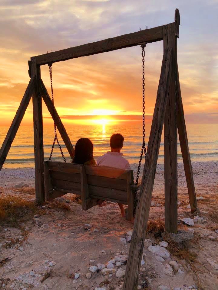 Sunset Serenity at beautiful Honeymoon Island, Florida. 🧜‍♀️🧜‍♂️💛🌅🌞🌤🧡🐠🌊🐚 @BeInspiredFL @VISITFLORIDA @FloridianCreat1 @AuthenticFL @born_saltwater @LuxTravelHotels @TheFloridaCoast @AventuraRI #sunset #Beach #FridayEve #peacefulness