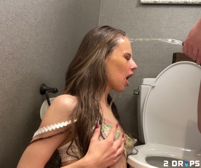 Slutty @xoJillianJanson does the full 2 Drops experience like only she can 🏆🚿 🔗: bit.ly/JillianJanson2…