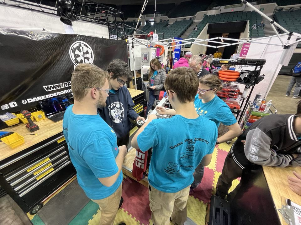 DarkSideRobots's tweet image. Practice and inspection day at the Buckeye Regional FIRST Robotics Competition