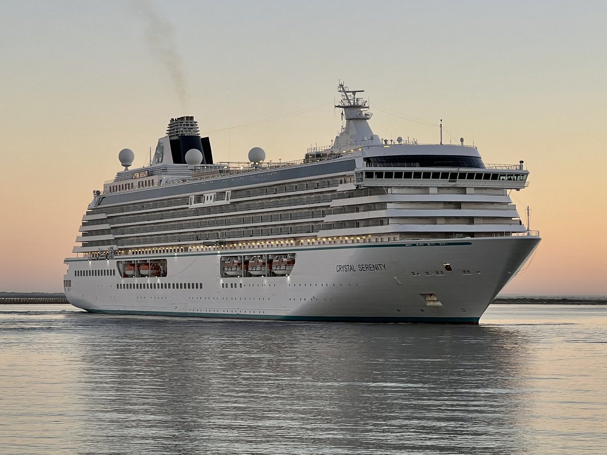 A nice morning arrival for <a href="/crystalcruises/">Crystal Cruises</a> Crystal Serenity in #Adelaide today. #SouthAustralia