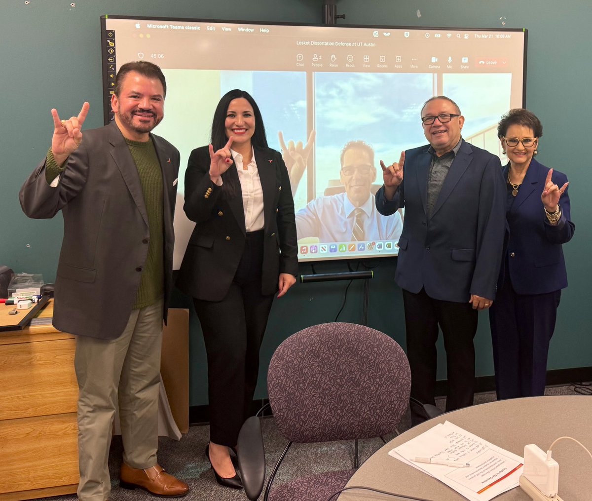 🎉 Huge congratulations to Dr. Loskot on successfully defending her dissertation! 📚👩‍🎓 Your dedication and hard work have paid off. Well done! We are incredibly proud of your accomplishments. 🥳 #PhD #Doctorate #AchievementUnlocked