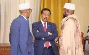 #LasAnod around the corner, now is the right/best time #Farmaajo visits the Darwish land and brings an end to the answered question years ago 💯

Go visit the Garaads Mr #Farmaajo and let #damuljadid cry inside for a long time 😭