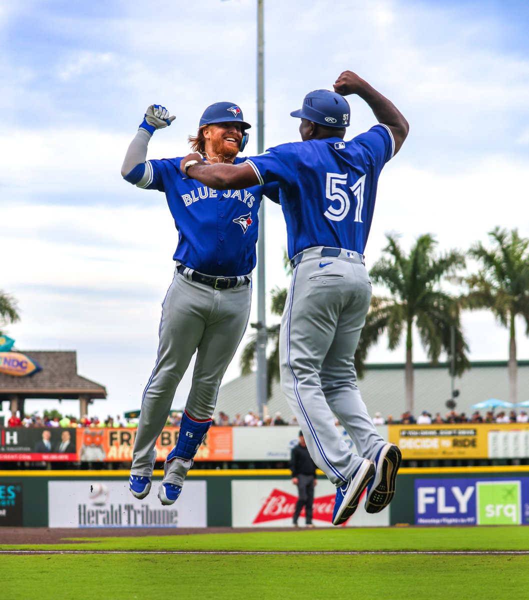 We could get used to this Justin Turner + Carlos Febles home run celebration‼️