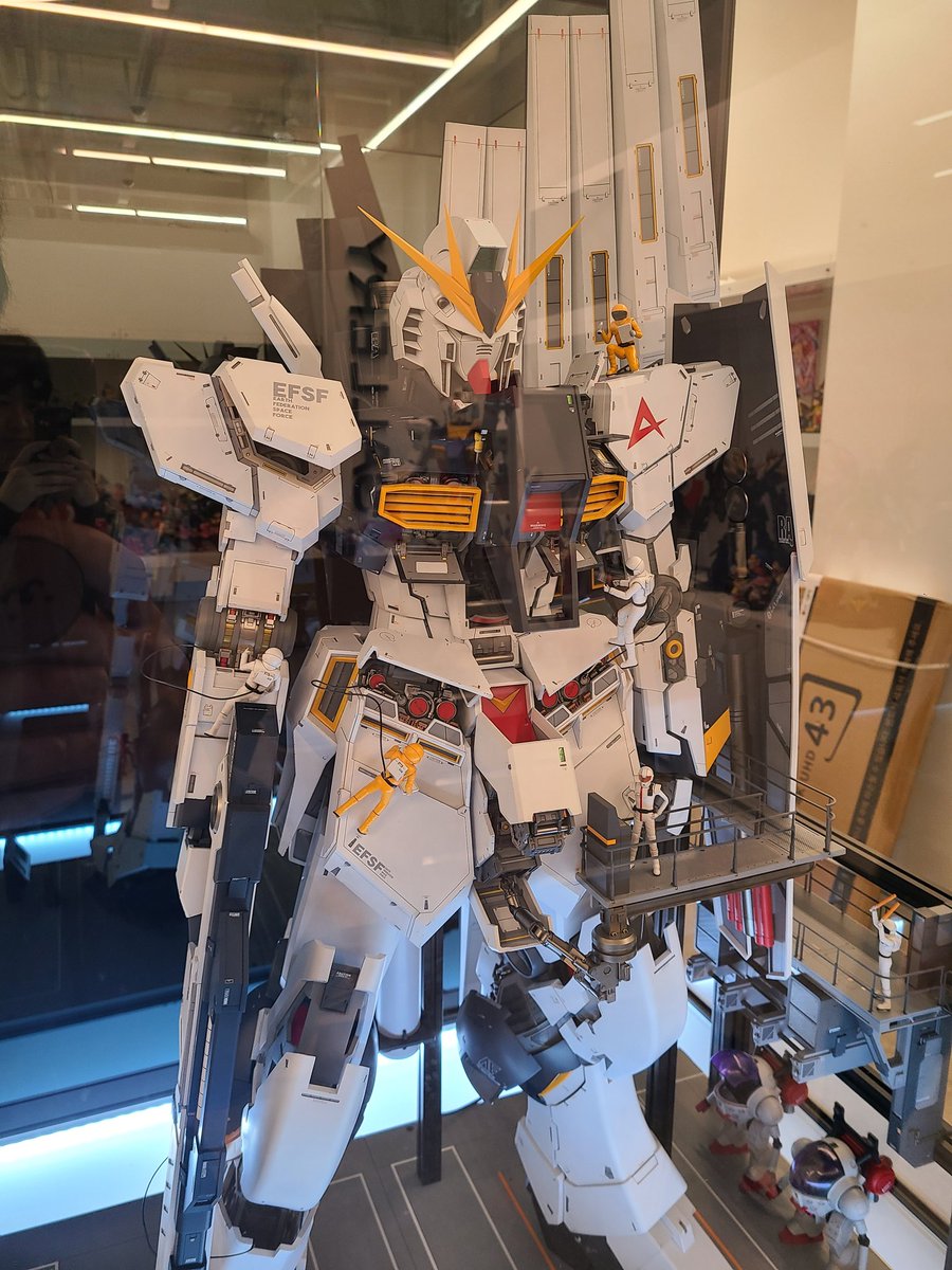 SEOLYN_STUDIO's tweet photo. 1/24 Nu GUNDAM!! https://t.co/rsRMWm1S9l