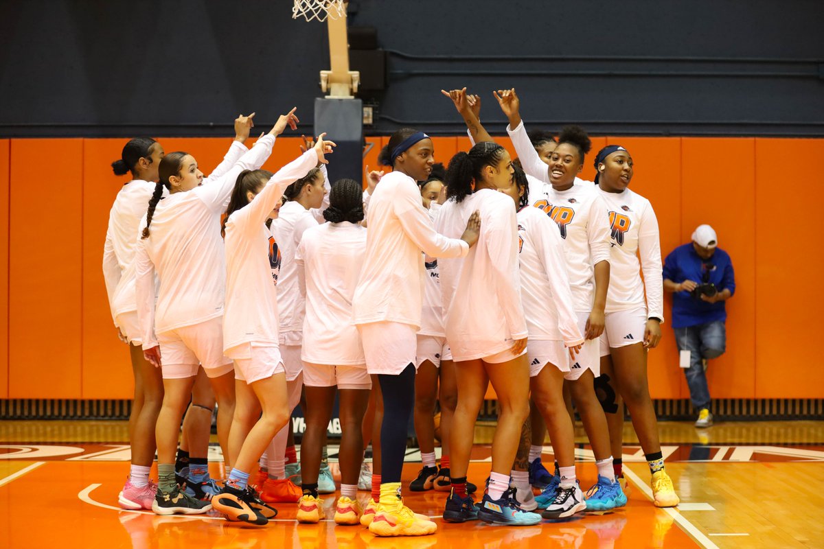 UTSAAthletics's tweet photo. History in the historic Convo! 

First-ever postseason victory for @UTSAWBB. 

#BirdsUp 🤙 | #LetsGo210 https://t.co/rMabaS1Jey