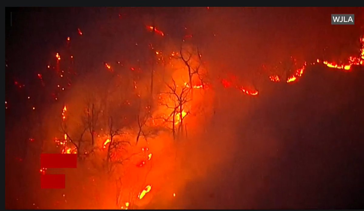 ObserveWest's tweet photo. Wildfires rage across parts of Virginia and Maryland.Firefighters are working to put out wildfires in Maryland and Virginia, including one blaze affecting hundreds of acres at Shenandoah National Park.The fires have been fuelled by high winds and low humidity. #wildfires https://t.co/NAiyg85tq7