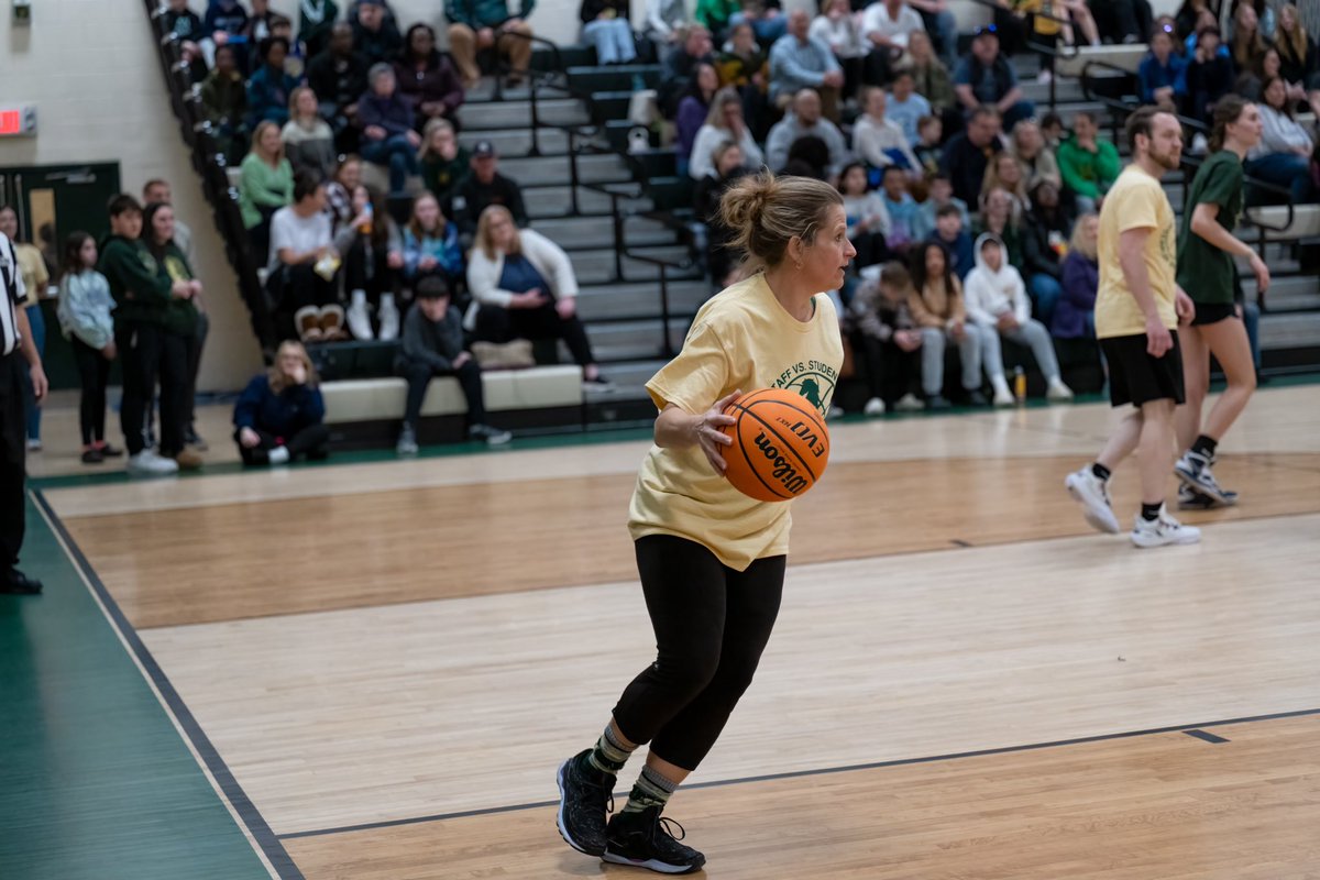 As usual, @vmmsLEADandSeed ran a wonderful night for a great cause. Teachers took another W this year, but the students played a heck of a game!! A great night for all involved and awesome sportsmanship. Great job! @MsTri_teach_run @BrickSupt @MsMac_BTPS