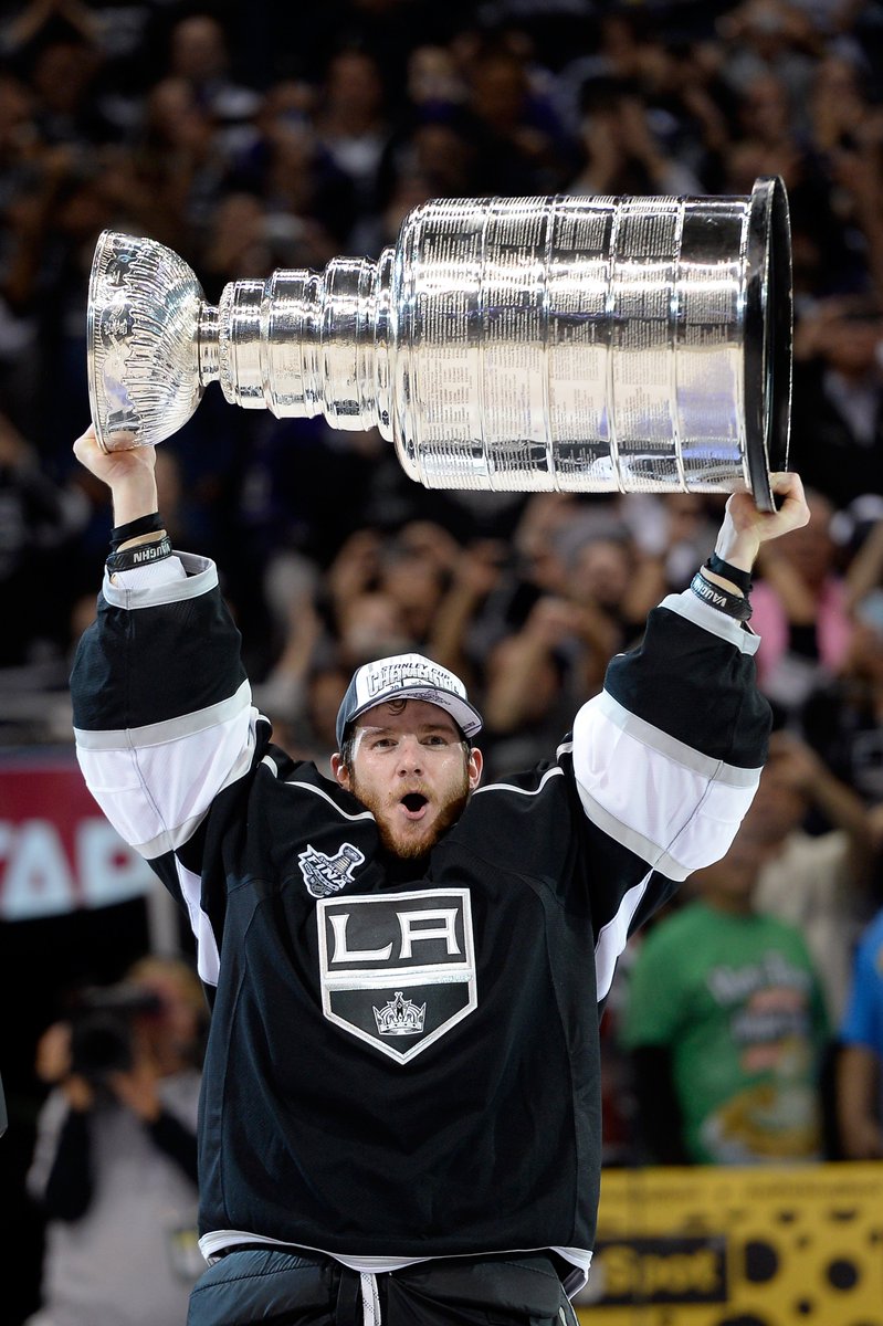 BR_OpenIce's tweet photo. Jonathan Quick is now TIED for the winningest U.S.-born goalie in NHL history with 391 wins 🗽🇺🇸 https://t.co/eUv3jsOZYb