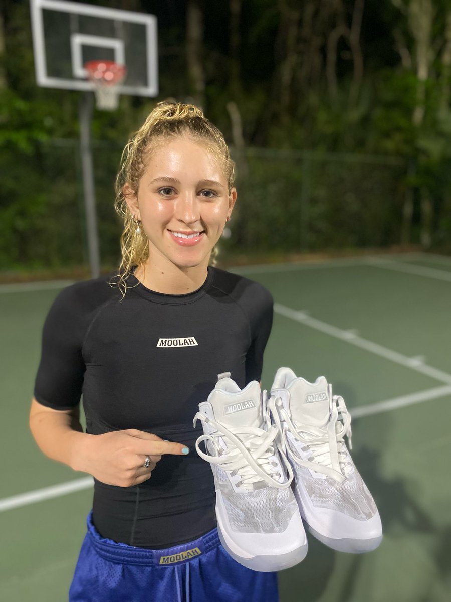 BreahUsry's tweet photo. Thank you @moolahkicks, excited about the sponsorship with @SEUnited_Elite for my upcoming AAU season! https://t.co/HBqDUZAKrg