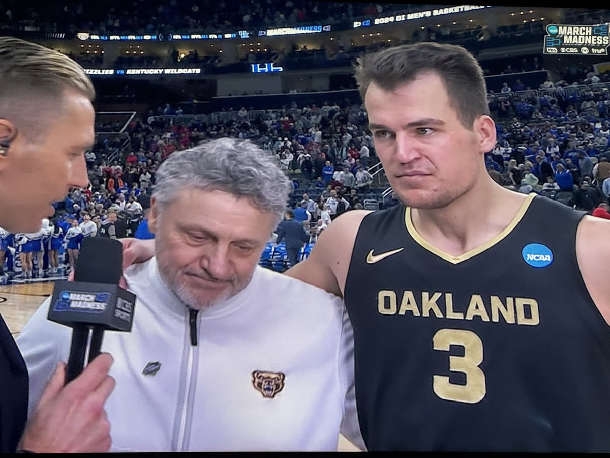 MJFishman's tweet image. #FitzMagic #OaklandZOO