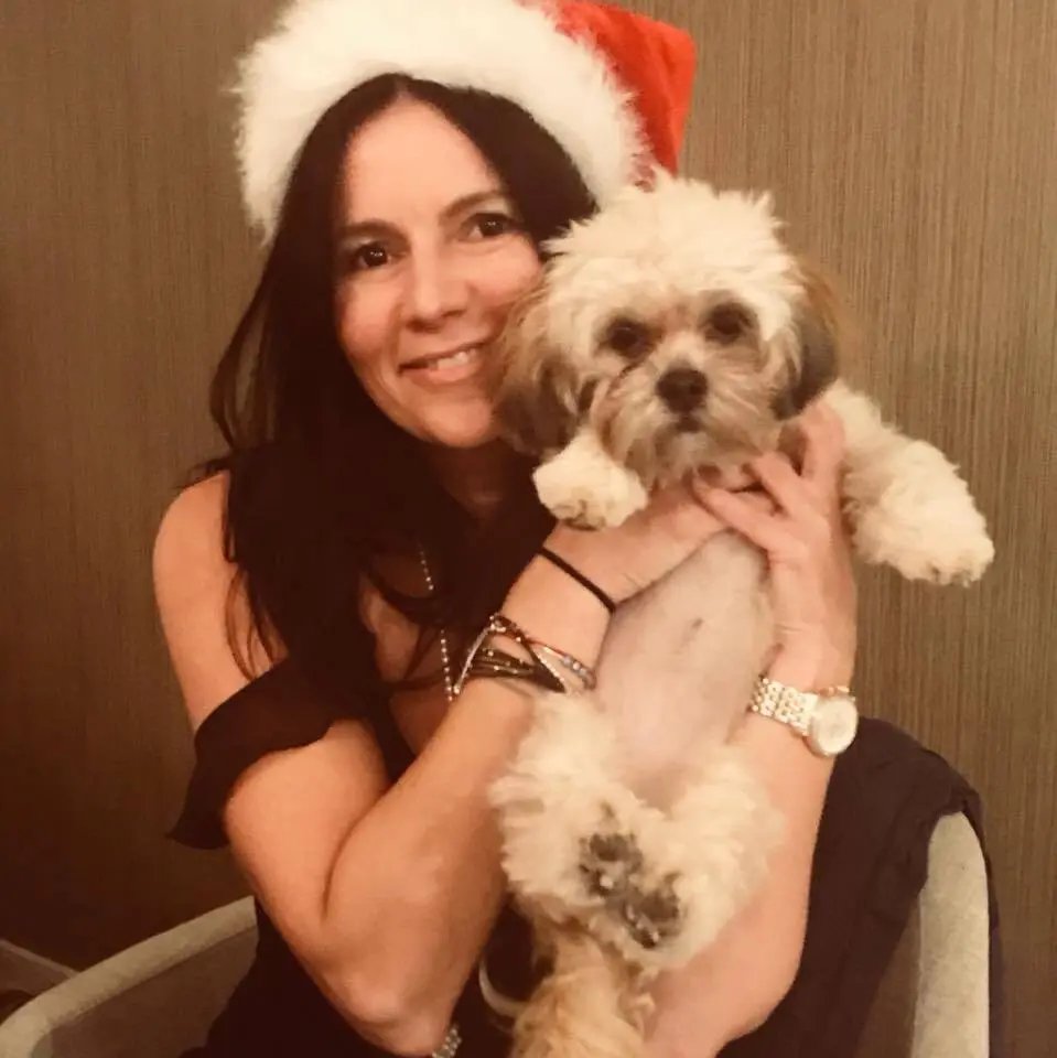 MarioNawfal's tweet photo. 🇺🇸 WOMAN MURDERED BY SQUATTERS IN NY

Nadia Vitel was savagely beaten to death and stuffed in a duffel bag after trying to enter her late mother's upscale home in Manhatten, which had been vacant for 3 months. 

The suspects have fled, but NY's law of trespassers having property rights after 30 days, might actually work in their favor!

Source: NY Post